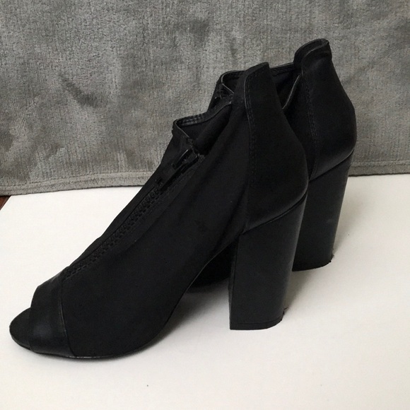Chic Black Booties - Picture 2 of 5